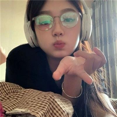 女子的生活海报